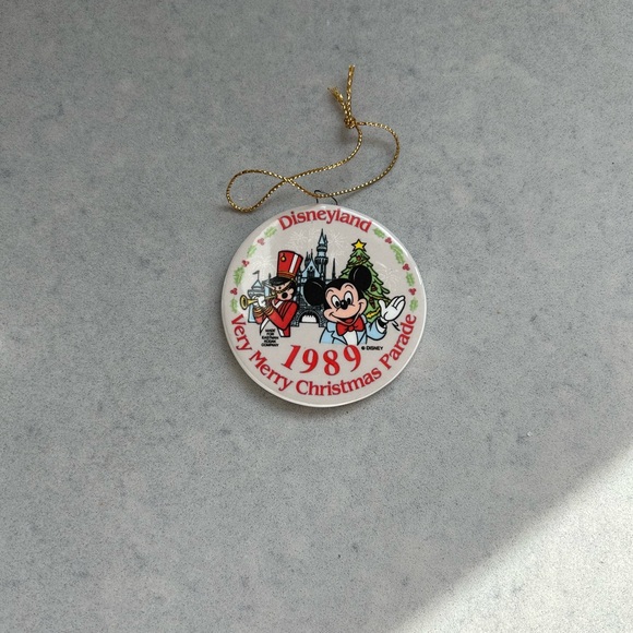 Collectable Vintage Disneyland Ornament - Picture 3 of 3
